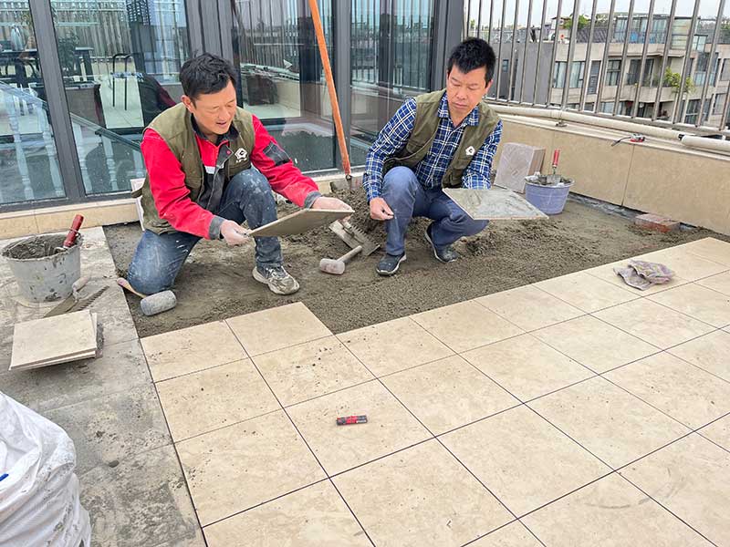 頂層陽臺漏雨怎么解決比較好