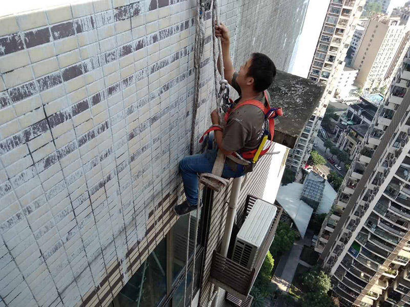 高空外墻刷防水